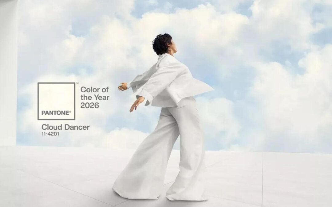 Cloud Dancer w nowoczesnym wnętrzu